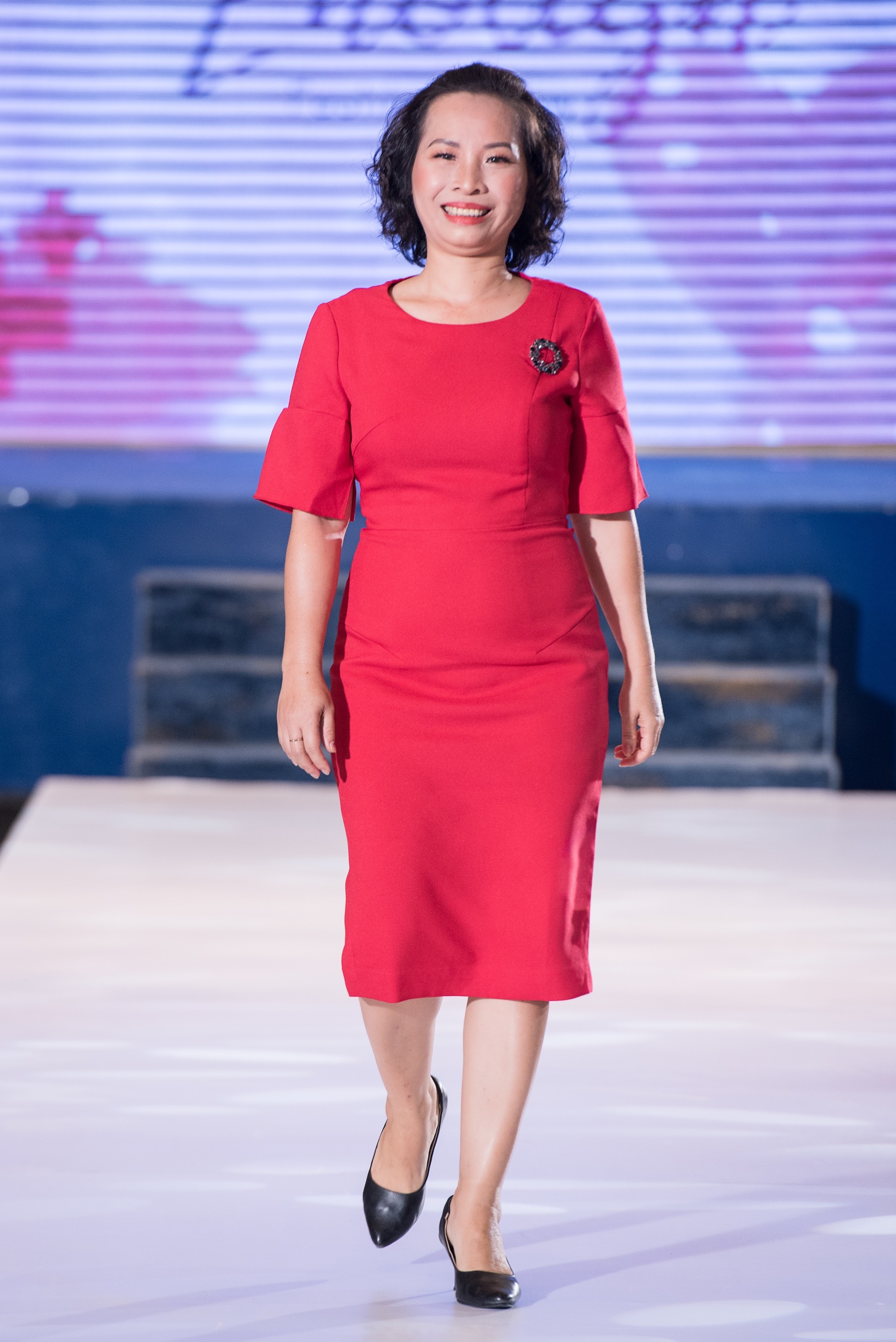 A hau Hoang Thuy anh 8