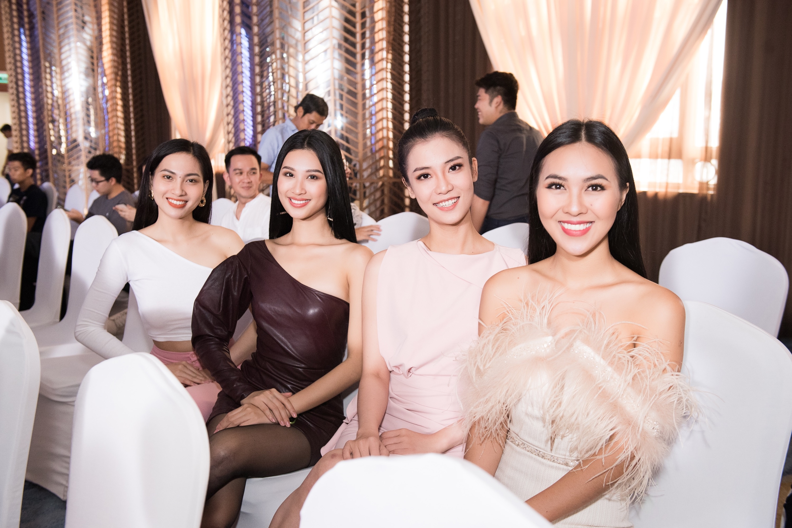 A hau Hoang Thuy anh 4