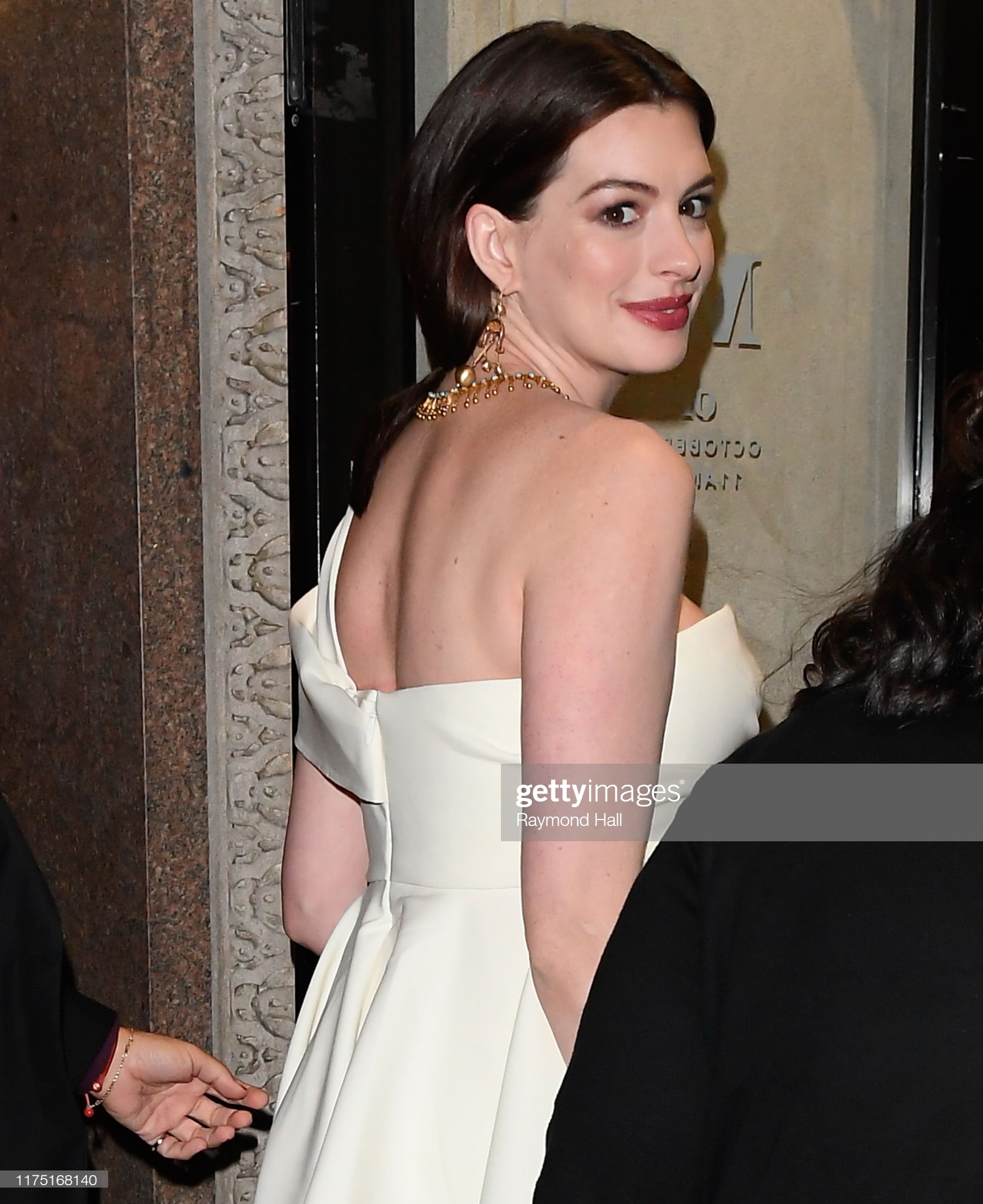 Anne Hathaway co bau lan hai anh 3