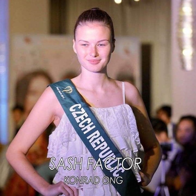 Hoang Hanh mat moc anh 8