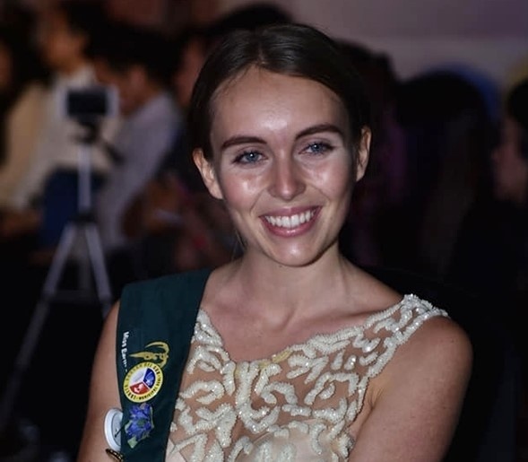 Hoang Hanh mat moc anh 5