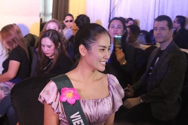 Hoang Hanh mat moc anh 2