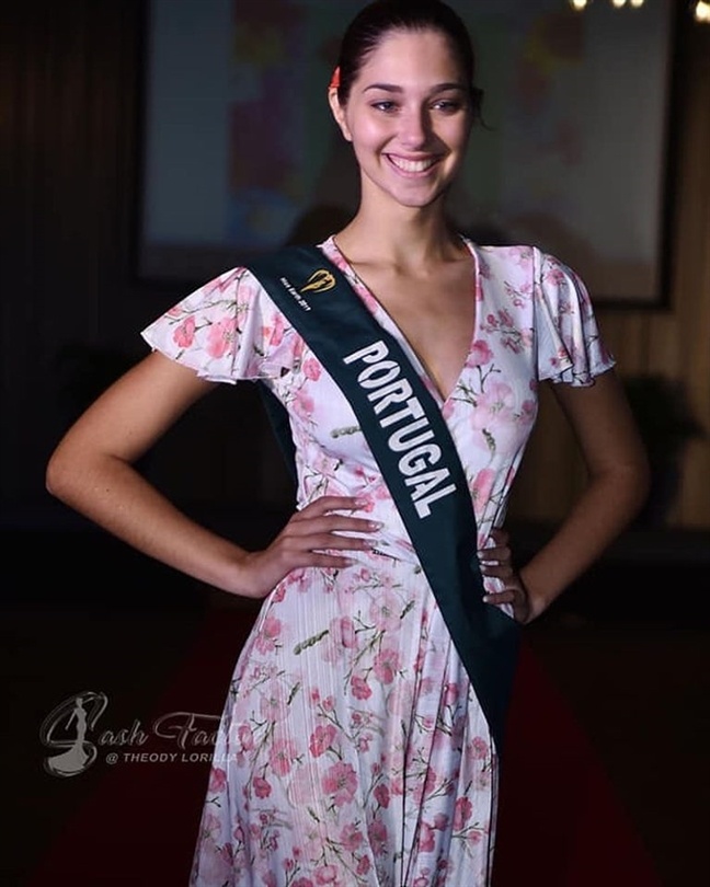 Hoang Hanh mat moc anh 10