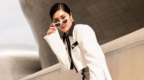 Khong Tu Quynh, Huynh Tien tha dang tai Seoul Fashion Week hinh anh