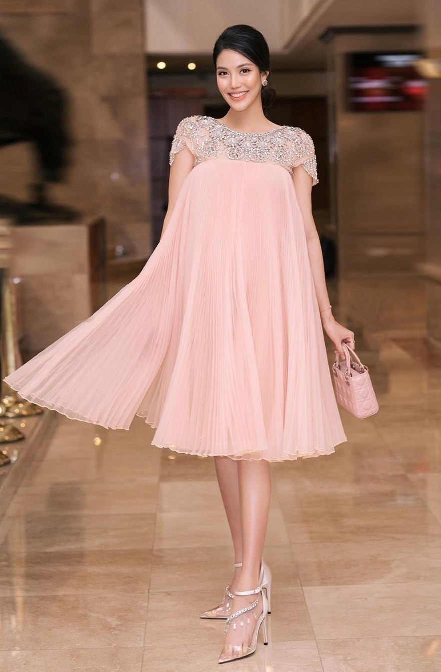 Lan Khuê mang bầu ảnh 1 Lan Khue mang bau anh 1