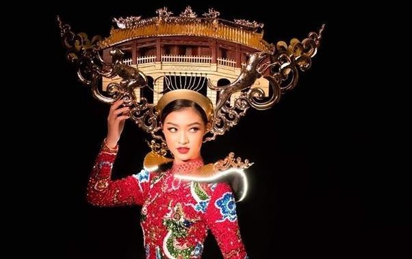 Trang phuc gan 2.000 bong den cua Kieu Loan gap su co truoc dem thi hinh anh