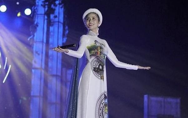 Hoang Hanh bi che hat te tai Hoa hau Trai Dat 2019 hinh anh