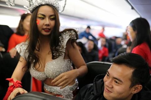 Pham Huong bi chi trich anh 7