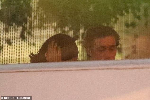 Brooklyn Beckham hẹn hò ảnh 2 Brooklyn Beckham hen ho anh 2