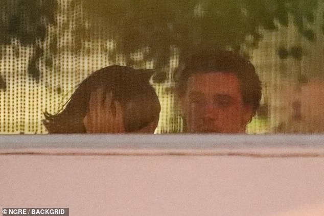 Brooklyn Beckham hẹn hò ảnh 1 Brooklyn Beckham hen ho anh 1