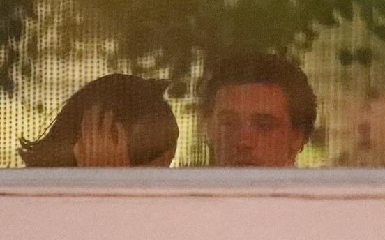 Brooklyn Beckham an toi voi my nhan 9X hinh anh