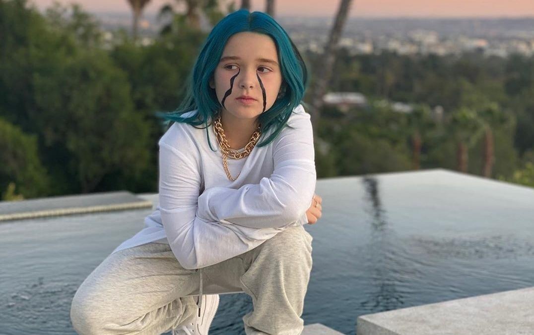 Con gai David Beckham hoa trang thanh Billie Eilish ngay Halloween hinh anh