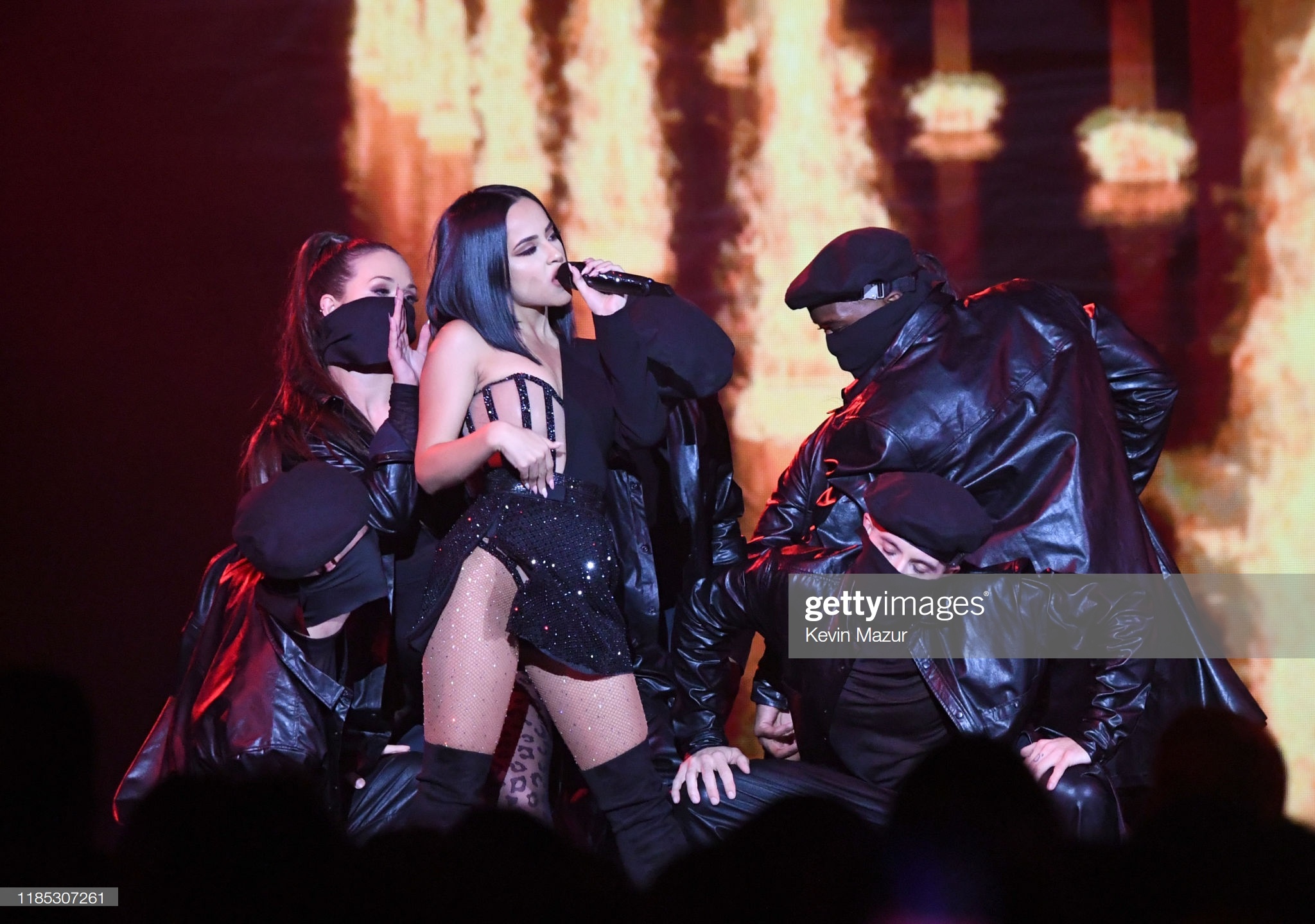 Dua Lipa mặc hở bạo  ảnh 6 Dua Lipa mac ho bao anh 6