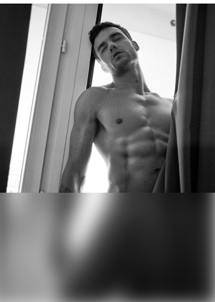 Liam Payne khỏa thân ảnh 2 Liam Payne khoa than anh 2