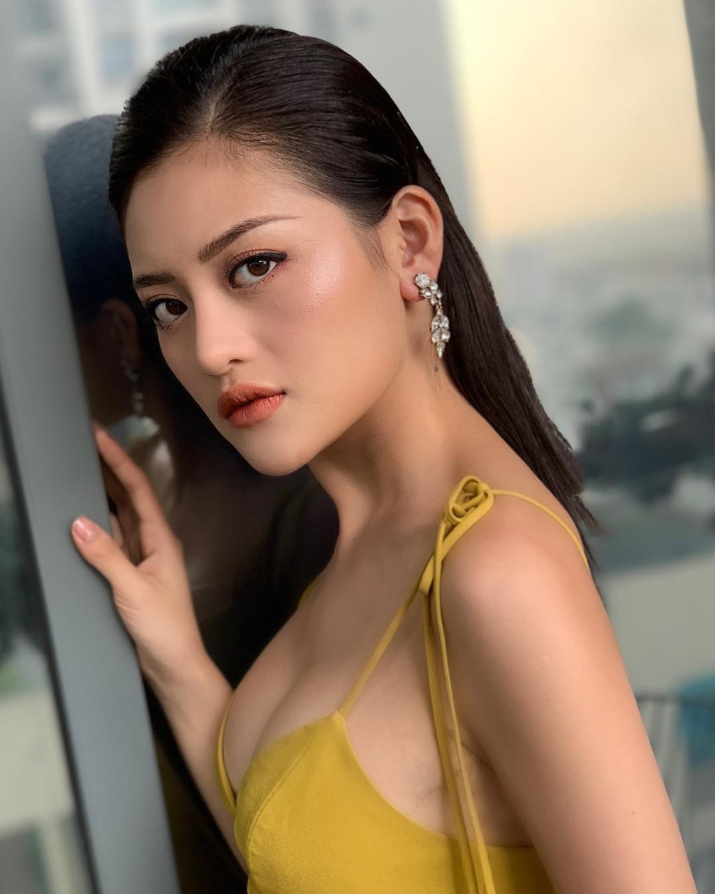 Angela Phuong Trinh lot xac anh 10