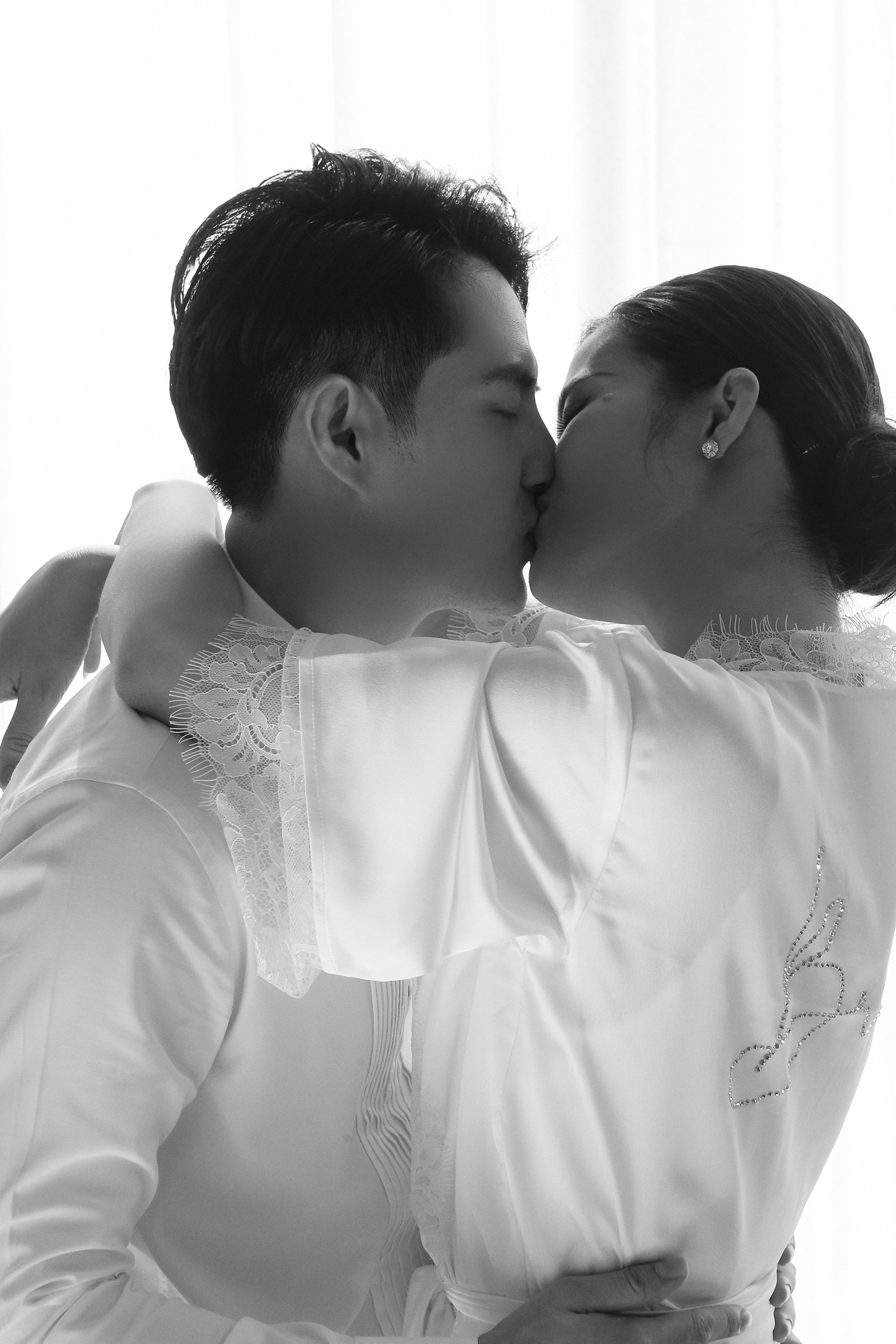 Dam cuoi Dong Nhi - Ong Cao Thang anh 4