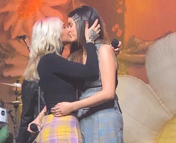 Selena Gomez yeu dong gioi anh 1