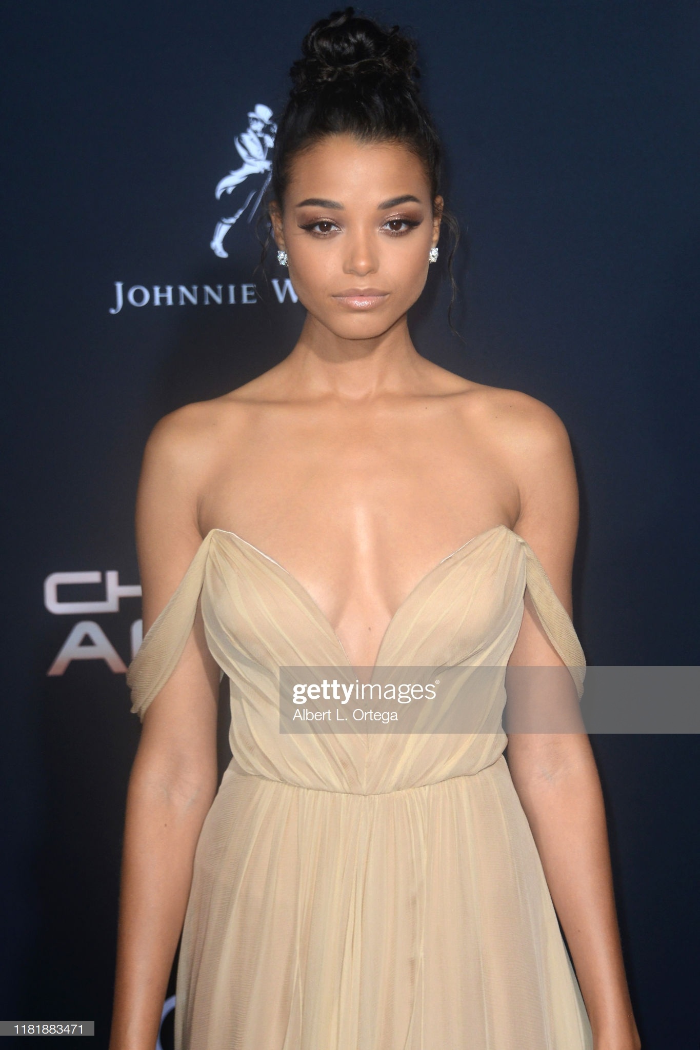 sao chuyen gioi mac ho bao anh 10