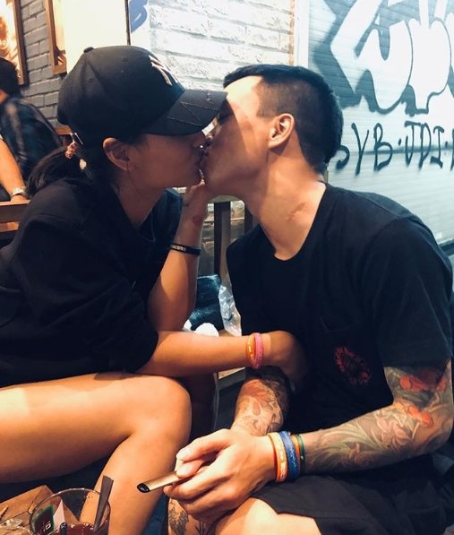 Hồng Quế hôn bạn trai ảnh 1 Hong Que hon ban trai anh 1