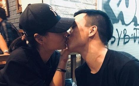 Hong Que hon ban trai noi cong cong hinh anh