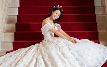 Hoang Oanh dang anh tinh cam ben chong sap cuoi hinh anh