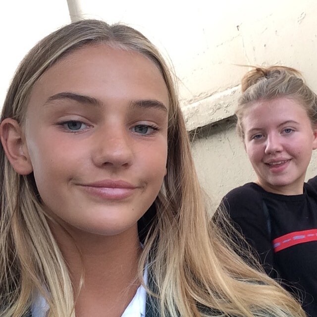 ban gai Romeo Beckham anh 9