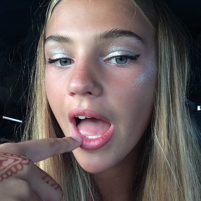 ban gai Romeo Beckham anh 3