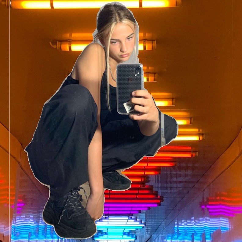 ban gai Romeo Beckham anh 4