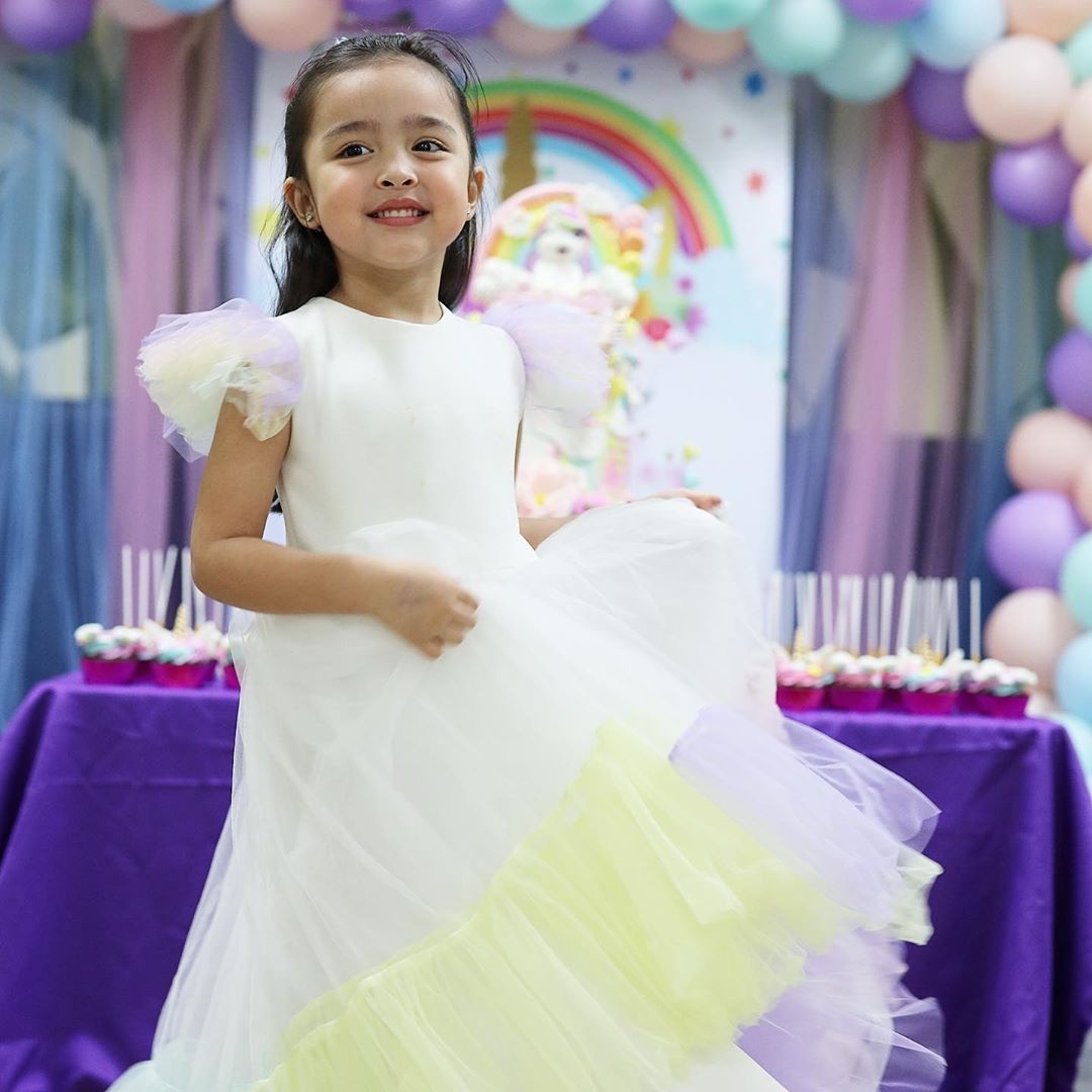 con gai Marian Rivera anh 1