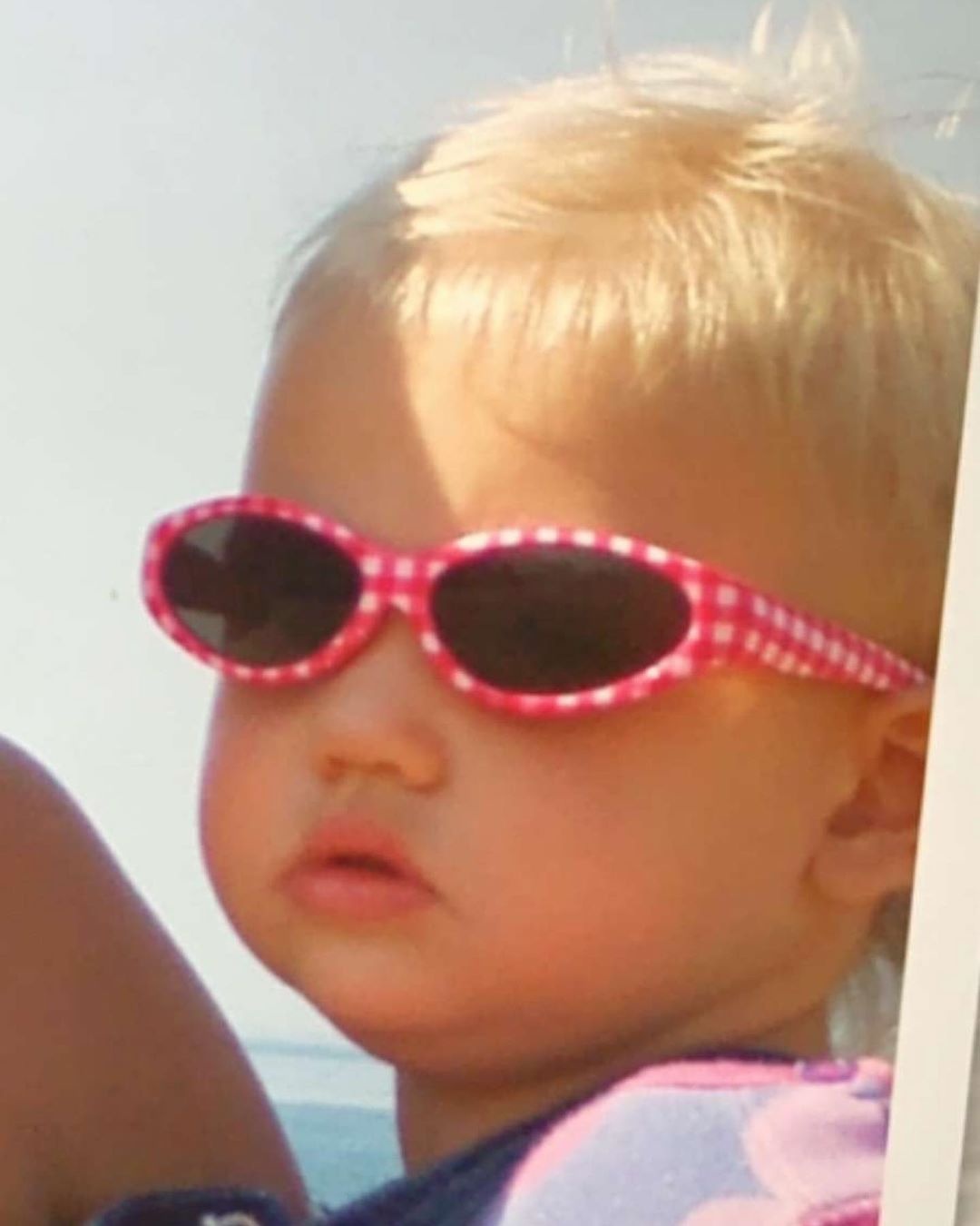 Romeo Beckham cong khai ban gai anh 2