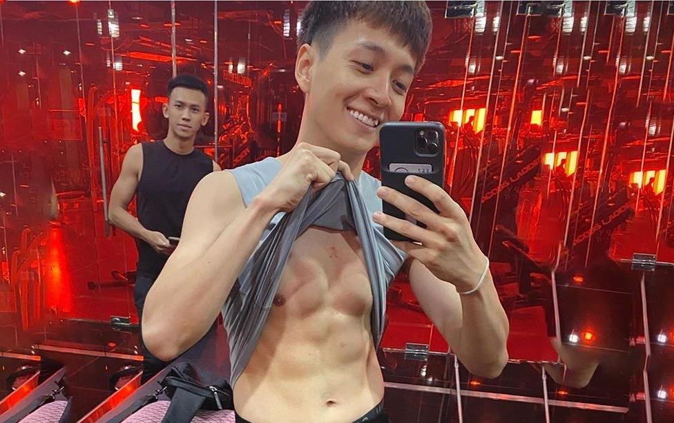 Ngo Kien Huy khoe co bung 6 mui hinh anh