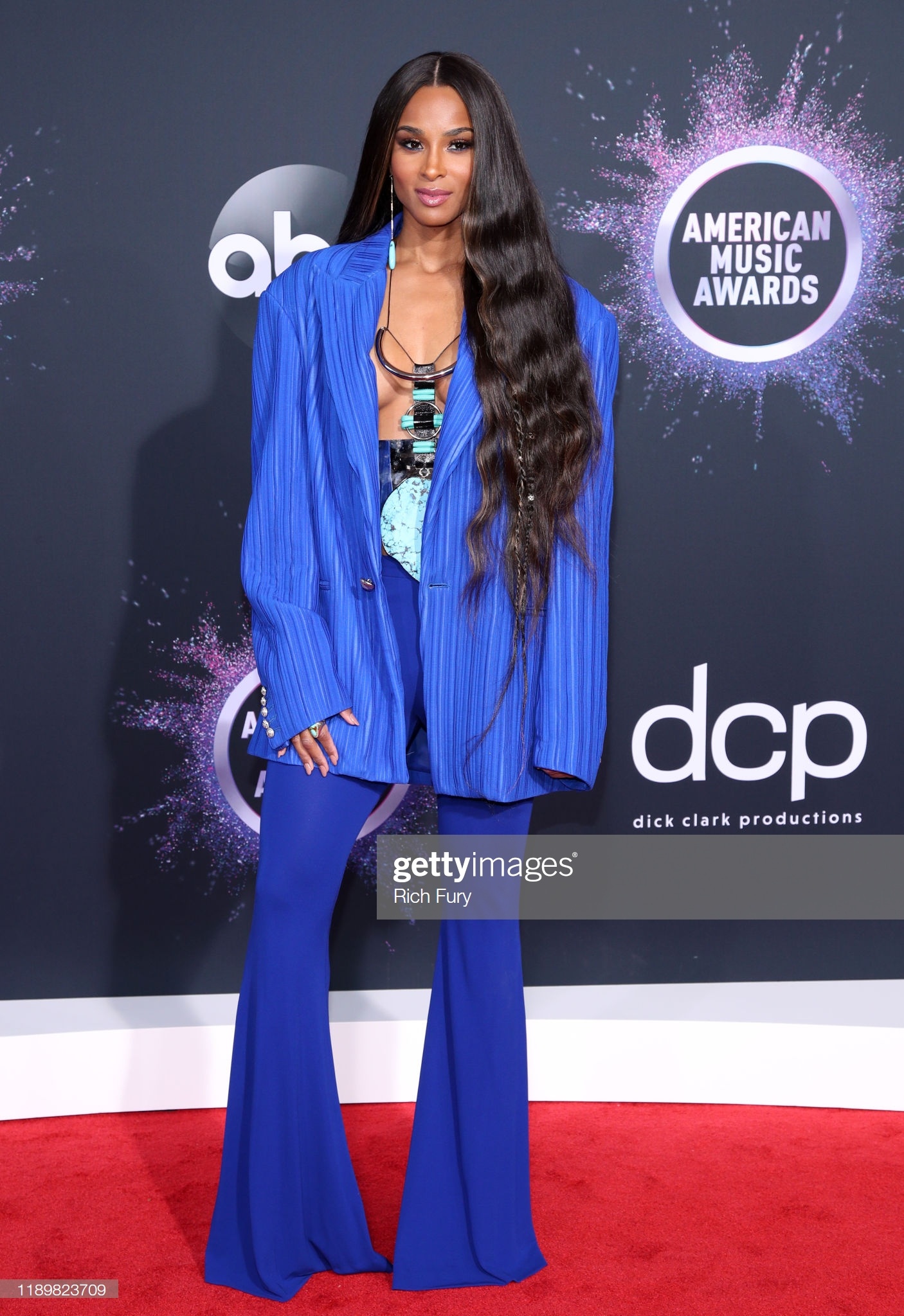 Selena Gomez tai American Music Awards 2019 anh 18