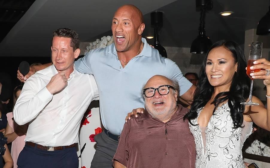 The Rock hat 'Unforgettable' o le cuoi cua nguoi ham mo hinh anh