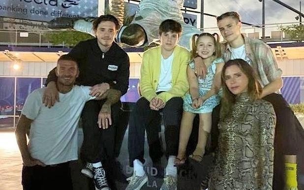 David Beckham, Ivanka Trump quay quan ben gia dinh dip le Ta on hinh anh