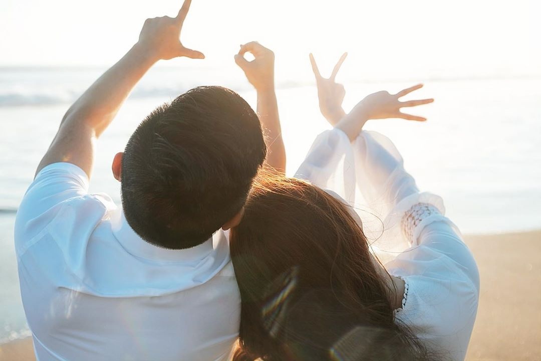 bao thy va chong moi cuoi anh 1