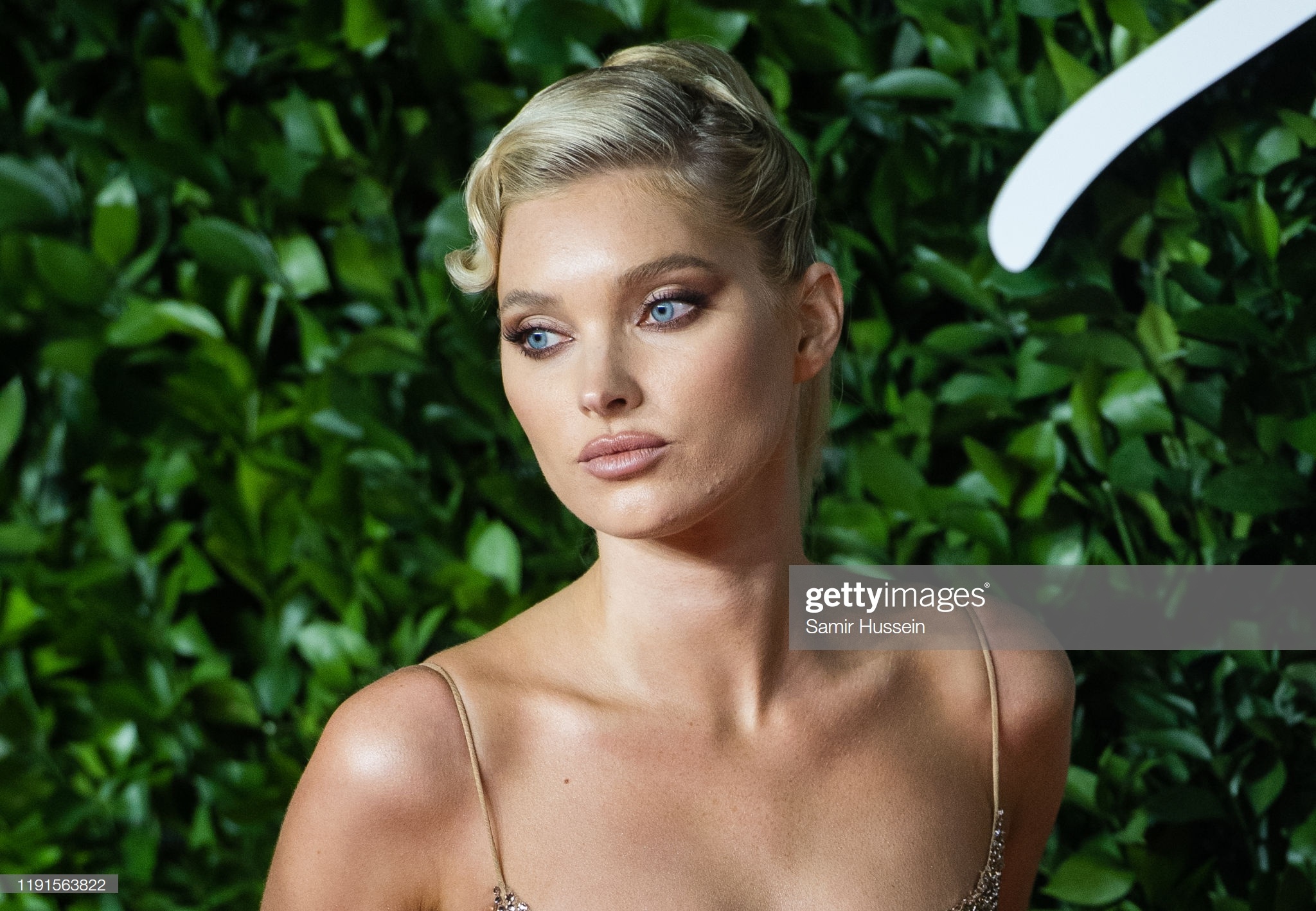 elsa hosk goi cam tren tham do anh 3
