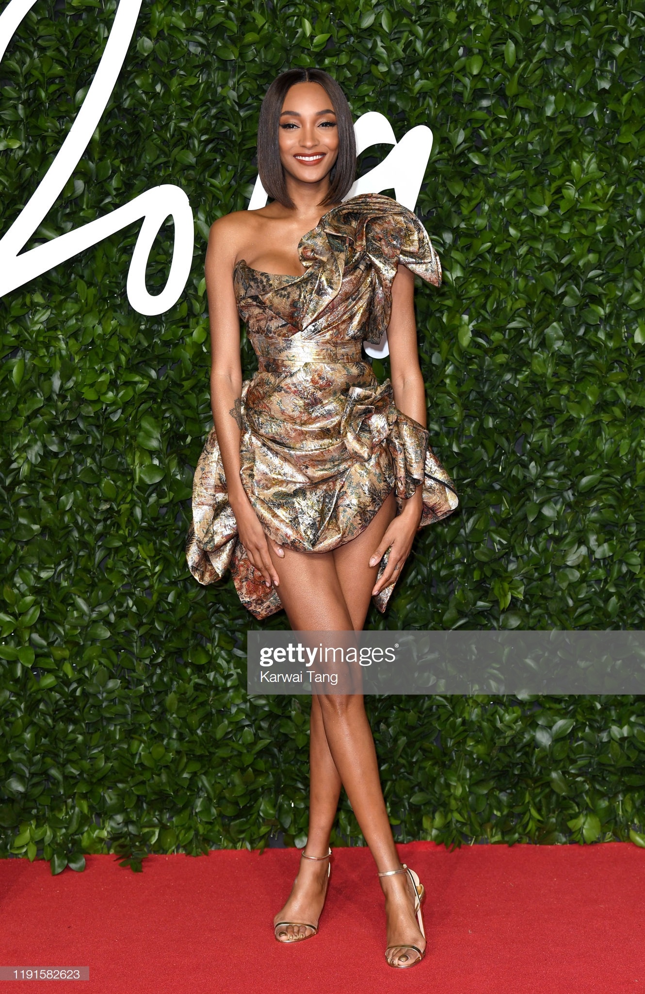 elsa hosk goi cam tren tham do anh 16