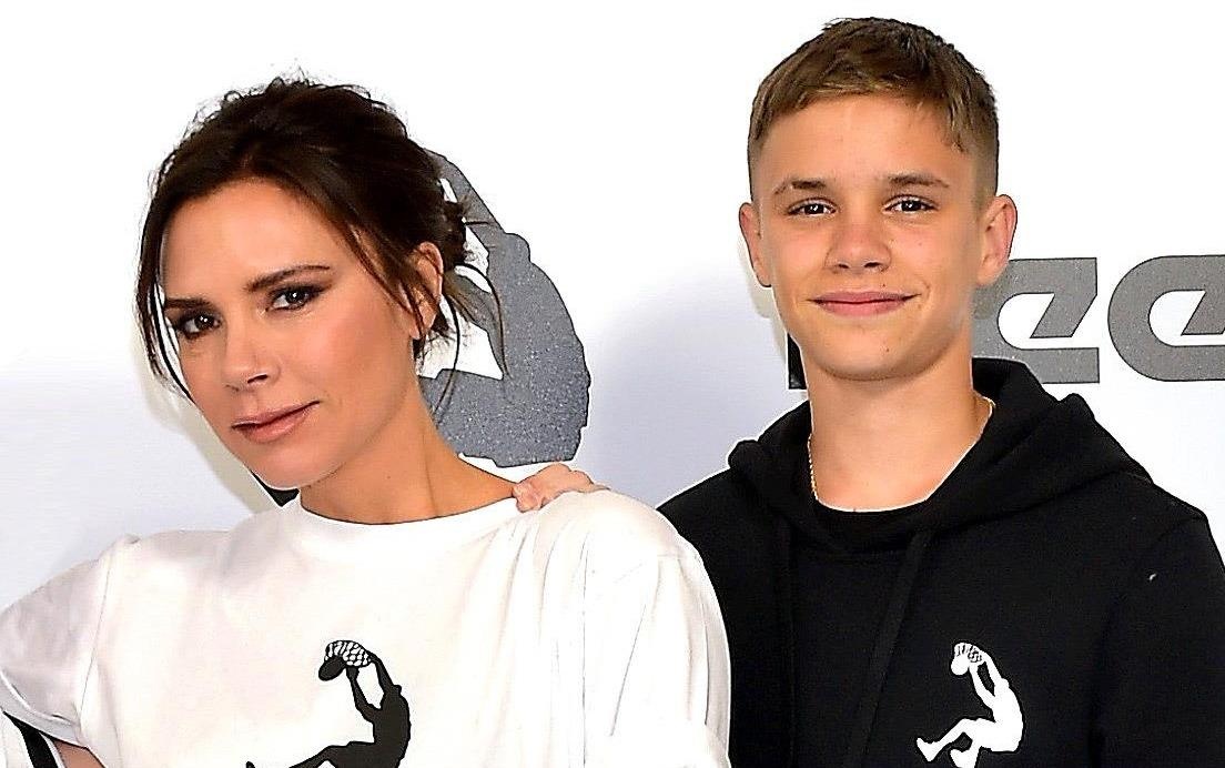 Me con Victoria Beckham nhun nhay theo hit cua Spice Girls hinh anh