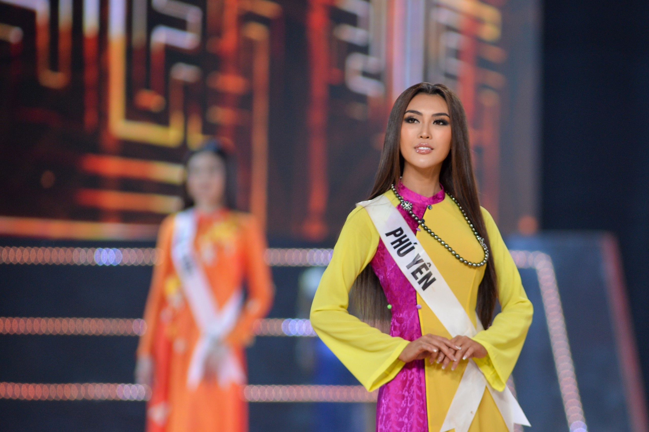 hoa hau hoan vu viet nam,  hoa hau hoan vu viet nam 2019,  tham do,  ban ket,  thanh hang,  huong giang,  vu thu phuong,  h'hen nie,  ali hoang duong,  tia hai chau,  miss universe,  miss universe vietnam anh 2
