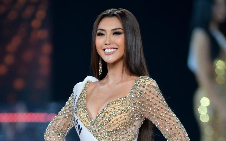 Thi sinh Hoa hau Hoan vu Viet Nam dien vay xe cao hinh anh