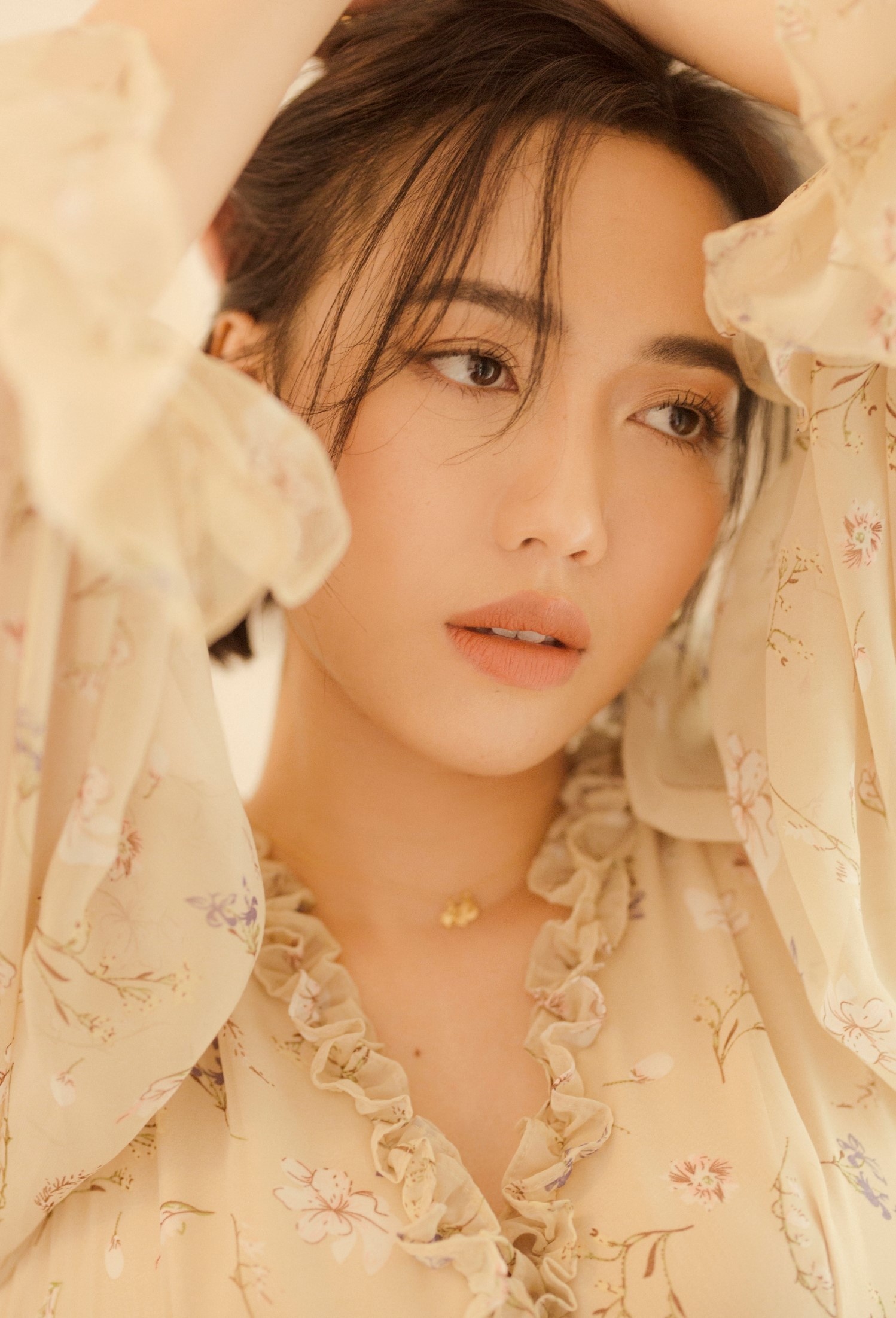 Dieu Nhi mac goi cam anh 2