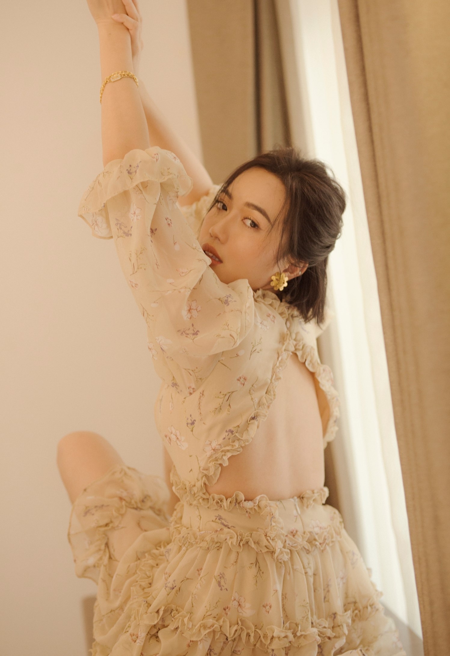 Dieu Nhi mac goi cam anh 3