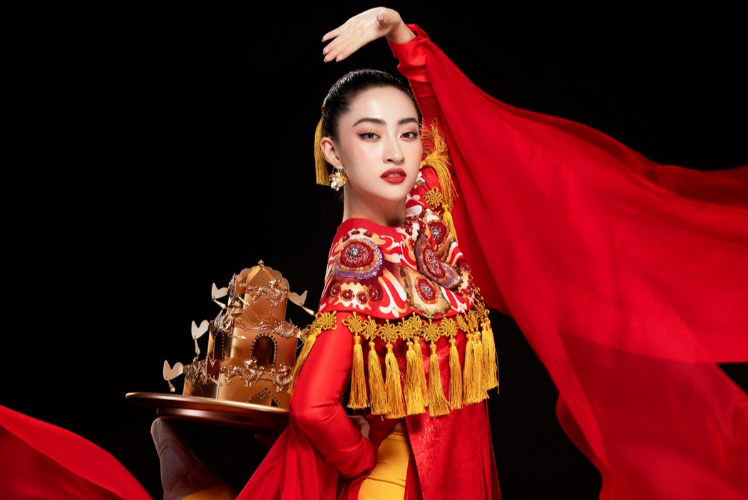 Luong Thuy Linh mua mam o Hoa hau The gioi 2019 hinh anh