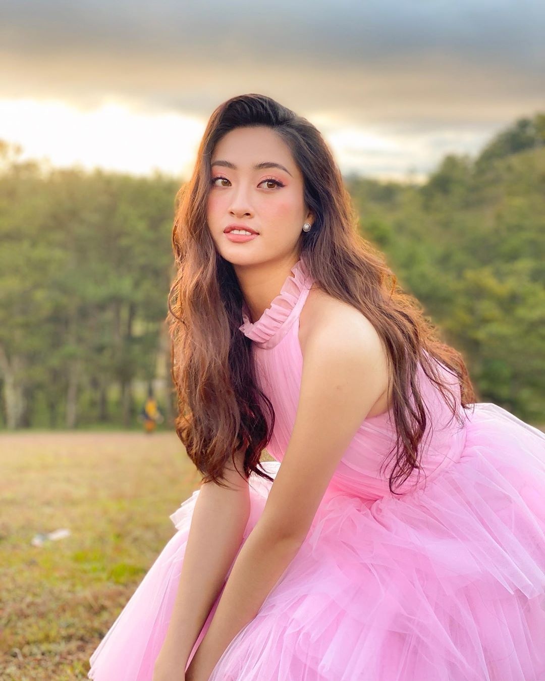 hoa hau luong thuy linh anh 9