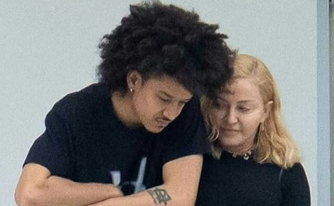 Madonna yeu trai tre kem 36 tuoi hinh anh