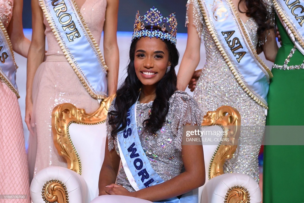 nhan sac 6 hoa hau nam 2019 anh 1