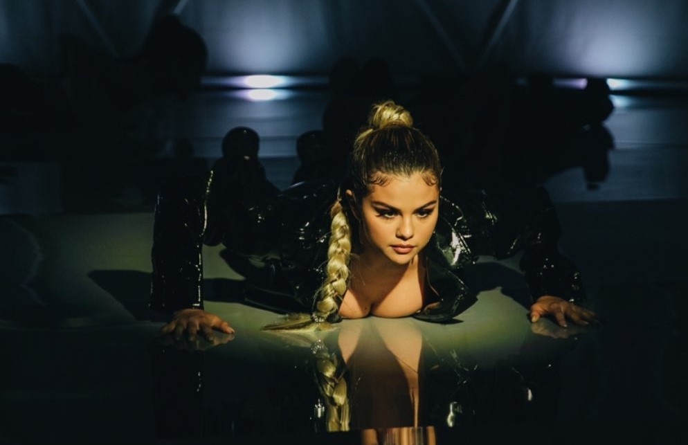selena gomez khoe ngực đầy ảnh 1 selena gomez khoe nguc day anh 1