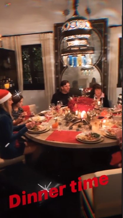 kylie jenner mac goi cam don giang sinh anh 7