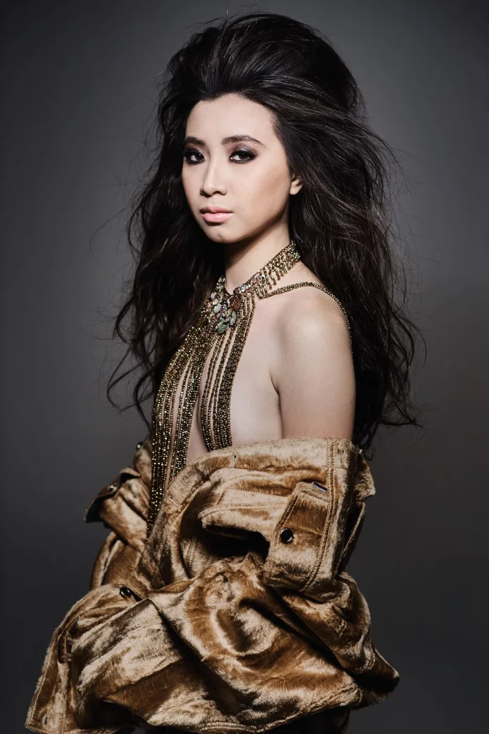 nguoi mau goc Viet len bia tap chi My anh 2