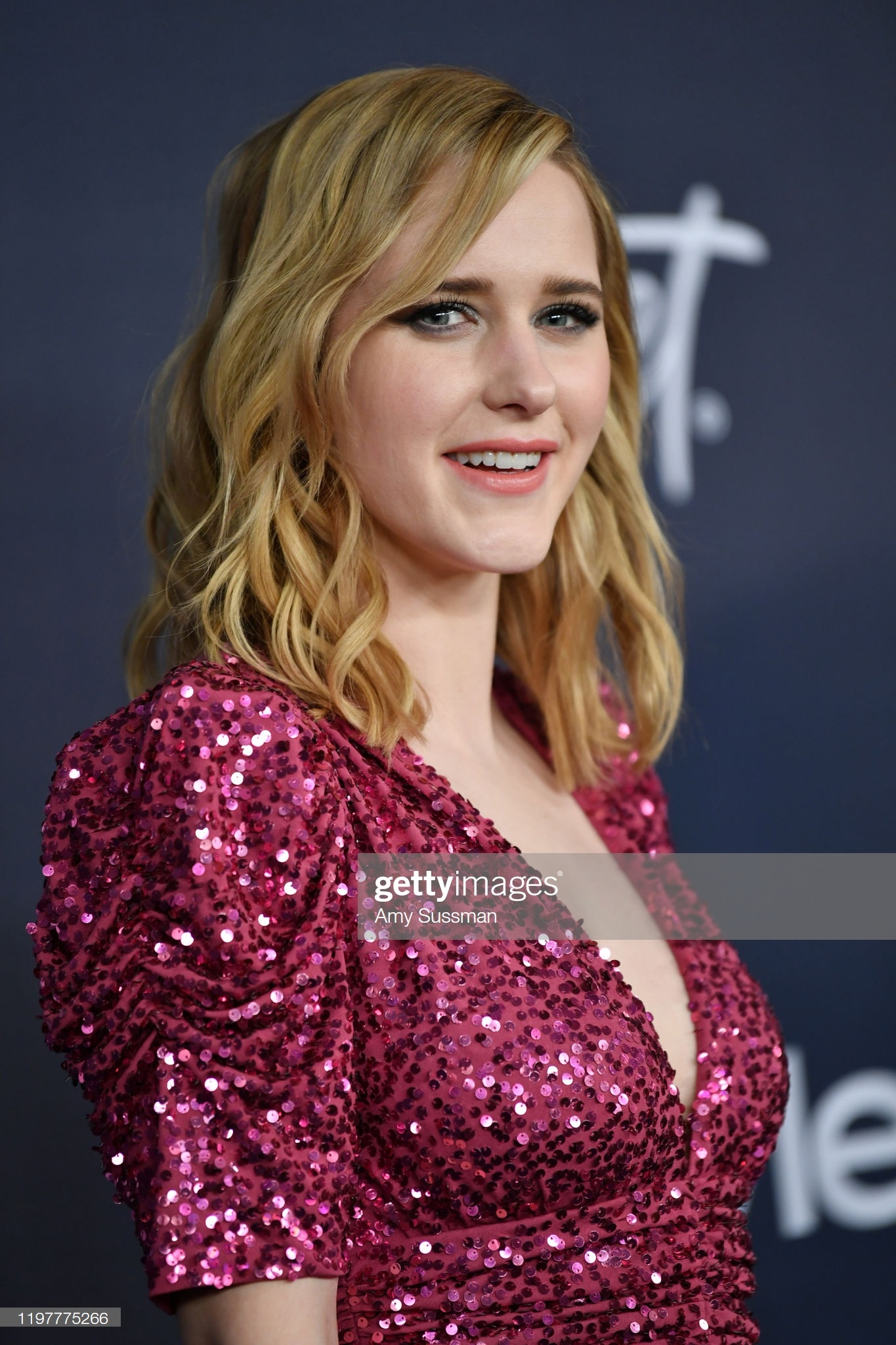 sao nu khoe than o qua cau vang anh 11